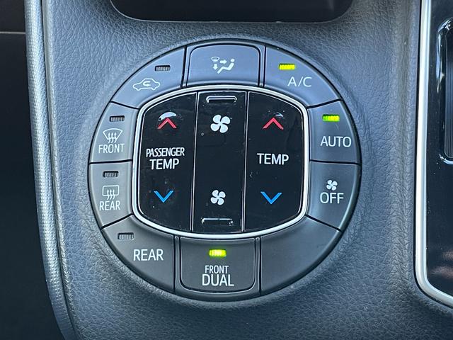 ヴォクシー ＺＳ　煌　純正フリップダウンモニター　純正１０インチナビ　ＢＴ　ＣＤ　ＤＶＤ　ＡＭ　ＦＭ　フルセグＴＶ　バックカメラ　両側パワースライドドア　衝突軽減装置　レーンキープアシスト　横滑り防止装置　前方ドラレコ（36枚目）