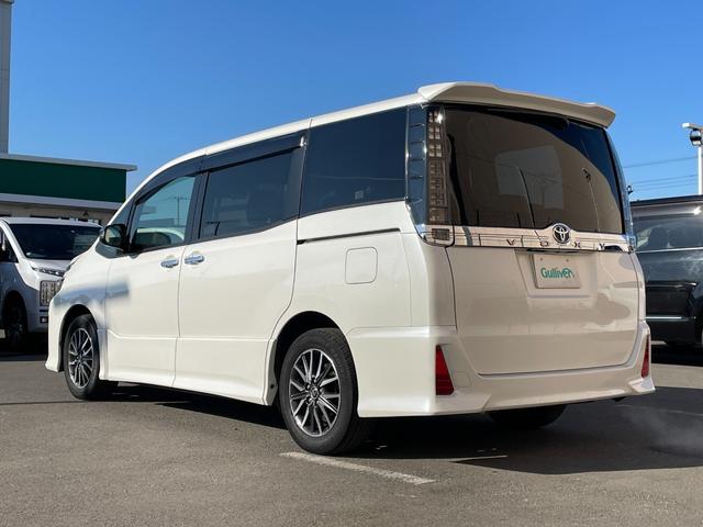 ヴォクシー ＺＳ　煌　純正フリップダウンモニター　純正１０インチナビ　ＢＴ　ＣＤ　ＤＶＤ　ＡＭ　ＦＭ　フルセグＴＶ　バックカメラ　両側パワースライドドア　衝突軽減装置　レーンキープアシスト　横滑り防止装置　前方ドラレコ（62枚目）