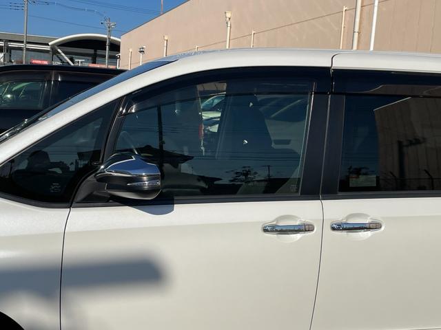 ヴォクシー ＺＳ　煌　純正フリップダウンモニター　純正１０インチナビ　ＢＴ　ＣＤ　ＤＶＤ　ＡＭ　ＦＭ　フルセグＴＶ　バックカメラ　両側パワースライドドア　衝突軽減装置　レーンキープアシスト　横滑り防止装置　前方ドラレコ（66枚目）