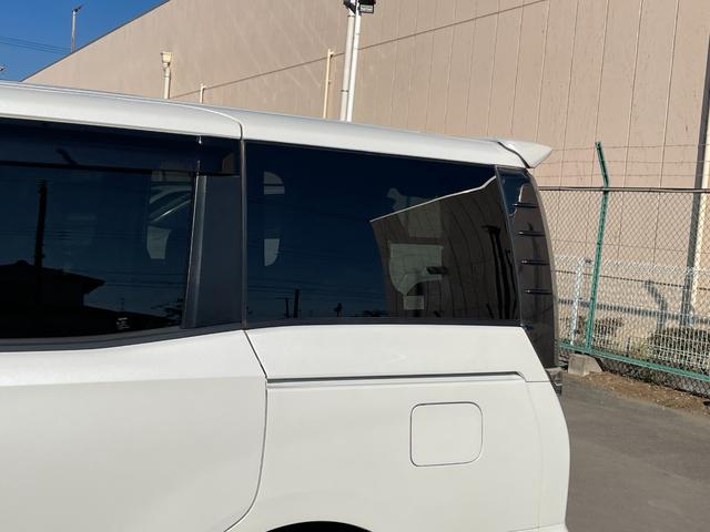 ヴォクシー ＺＳ　煌　純正フリップダウンモニター　純正１０インチナビ　ＢＴ　ＣＤ　ＤＶＤ　ＡＭ　ＦＭ　フルセグＴＶ　バックカメラ　両側パワースライドドア　衝突軽減装置　レーンキープアシスト　横滑り防止装置　前方ドラレコ（70枚目）