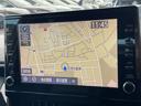 ハイブリッド　ダブルバイビー　９インチディスプレイオーディオ　バックカメラ　フルセグＴＶ　Ｂｌｕｅｔｏｏｔｈ　ヘッドアップディスプレイ　トヨタセーフティーセンス　　レーントレーシングアシスト　ブラインドスポットモニター　純正マット（22枚目）