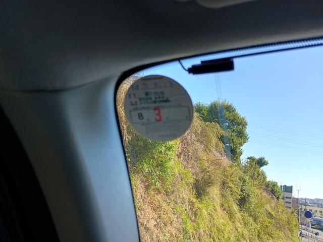 キューブ 15X Mセレクション 社外アルミ(スタッドレス履き)社外ナビ ドアバイザー 記録簿 スマートキー ETC 肘掛け バックカメラ ワンセグtv 無煙草臭 無事故(18枚目)