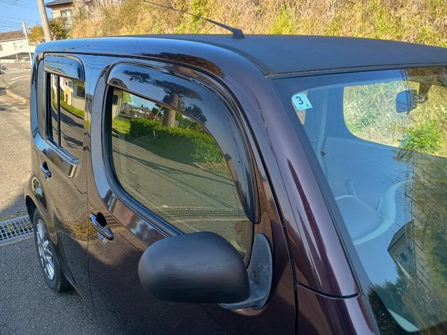 キューブ 15X Mセレクション 社外アルミ(スタッドレス履き)社外ナビ ドアバイザー 記録簿 スマートキー ETC 肘掛け バックカメラ ワンセグtv 無煙草臭 無事故(32枚目)