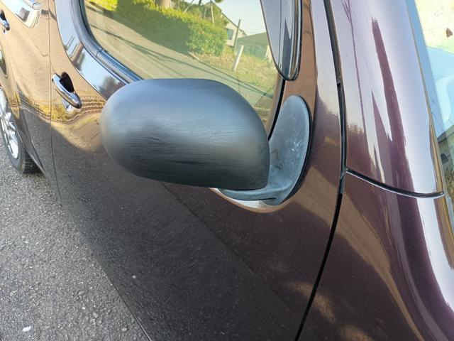 キューブ 15X Mセレクション 社外アルミ(スタッドレス履き)社外ナビ ドアバイザー 記録簿 スマートキー ETC 肘掛け バックカメラ ワンセグtv 無煙草臭 無事故(35枚目)