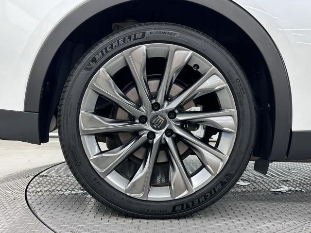 クラウンクロスオーバー Ｇレザーパッケージ　セーフティセンス　ＩＣＳ　ＢＳＭ　ディスプレイオーディオ　フルセグＴＶ　パノラミックビューモニター　ＥＴＣ２．０　クルーズコントロール　本革シート　シートエアコン　パワーシート　ＬＥＤヘッドライト（19枚目）