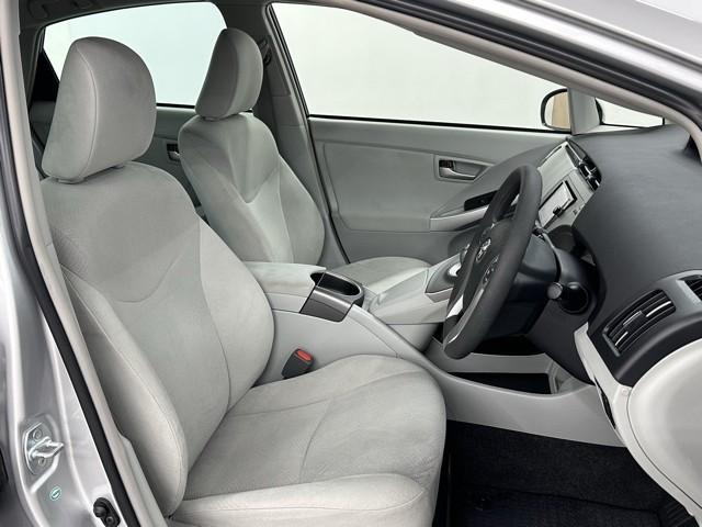 プリウス Ｓ　純正ナビ　フルセグＴＶ　バックカメラ　ＥＴＣ　ドライブレコーダー　スマートキー　ＨＩＤヘッドライト　アルミホイール（16枚目）