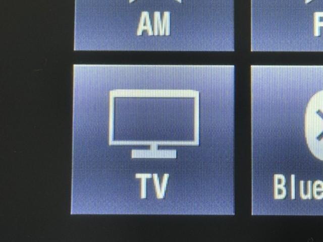 プリウス Ａプレミアム　ツーリングセレクション　セーフティセンス　ＩＣＳ　ＢＳＭ　９インチナビ　ＴＶ　バックカメラ　ＥＴＣ　ドライブレコーダー　クルーズコントロール　本革シート　パワーシート　シートヒーター　ＬＥＤライト　１７インチアルミホイール（8枚目）