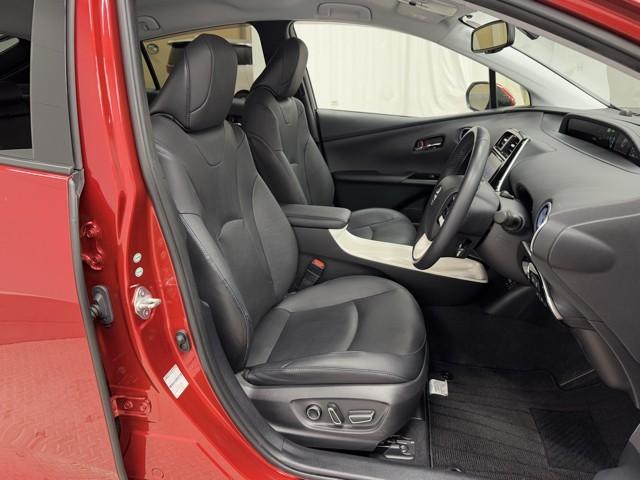 プリウス Ａプレミアム　ツーリングセレクション　セーフティセンス　ＩＣＳ　ＢＳＭ　９インチナビ　ＴＶ　バックカメラ　ＥＴＣ　ドライブレコーダー　クルーズコントロール　本革シート　パワーシート　シートヒーター　ＬＥＤライト　１７インチアルミホイール（18枚目）