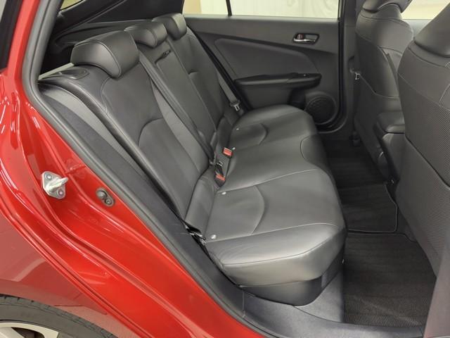 プリウス Ａプレミアム　ツーリングセレクション　セーフティセンス　ＩＣＳ　ＢＳＭ　９インチナビ　ＴＶ　バックカメラ　ＥＴＣ　ドライブレコーダー　クルーズコントロール　本革シート　パワーシート　シートヒーター　ＬＥＤライト　１７インチアルミホイール（19枚目）