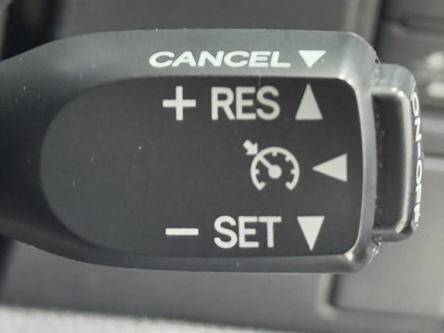 ヴォクシー ハイブリッドZS セーフティセンス ナビ フルセグTV バックカメラ ETC 前後ドライブレコーダー クルーズコントロール スマートキー シートヒーター 左側パワースライドドア LEDヘッドライト アルミホイール(12枚目)