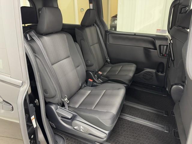 ヴォクシー ハイブリッドZS セーフティセンス ナビ フルセグTV バックカメラ ETC 前後ドライブレコーダー クルーズコントロール スマートキー シートヒーター 左側パワースライドドア LEDヘッドライト アルミホイール(17枚目)