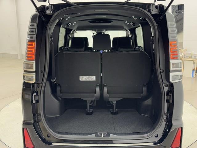 ヴォクシー ハイブリッドZS セーフティセンス ナビ フルセグTV バックカメラ ETC 前後ドライブレコーダー クルーズコントロール スマートキー シートヒーター 左側パワースライドドア LEDヘッドライト アルミホイール(18枚目)