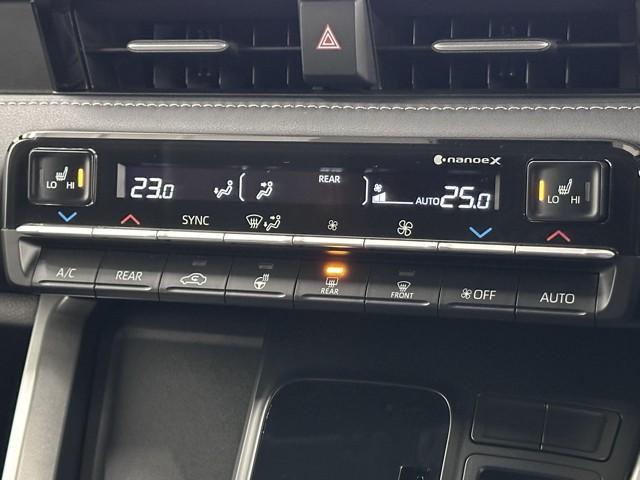 ノア ハイブリッドS-Z セーフティセンス ICS BSM 後席モニター ナビ TV CD/DVD再生 バックカメラ ETC2.0 ドラレコ シートヒーター 両側パワースライドドア パワーバックドア モデリスタ製フルエアロ(9枚目)