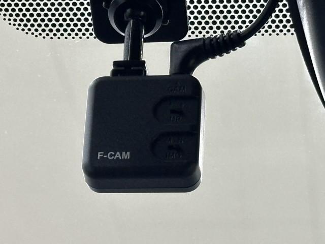 ノア ハイブリッドS-Z セーフティセンス ICS BSM 後席モニター ナビ TV CD/DVD再生 バックカメラ ETC2.0 ドラレコ シートヒーター 両側パワースライドドア パワーバックドア モデリスタ製フルエアロ(11枚目)