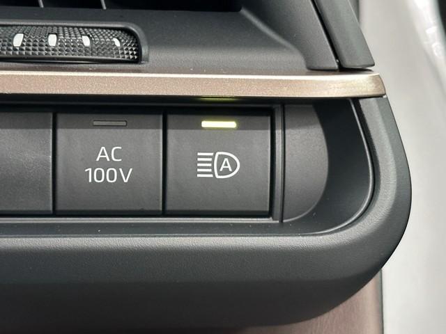 クラウンクロスオーバー Ｇアドバンスド・レザーパッケージ　セーフティセンス　ＩＣＳ　ＢＳＭ　ナビ　ＴＶ　パノラミックビューモニター　ＥＴＣ　ドラレコ　クルーズコントロール　本革シート　シートエアコン　電動トランク　モデリスタ製フルエアロ　ＬＥＤヘッドライト（12枚目）