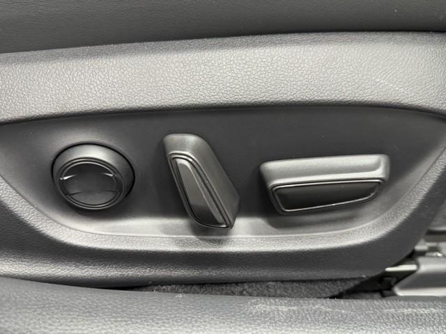 プリウス Z セーフティセンス ICS BSM ディスプレイオーディオ TV パノラミックビューモニター ETC2.0 ドライブレコーダー クルーズコントロール シートエアコン パワーシート 電動リヤゲート(16枚目)