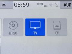 ＴＶが見れるチューナーを装備しています。　新しい車でも付いていないことで、ＴＶが見れない事も多々あるので要チェックです。 7