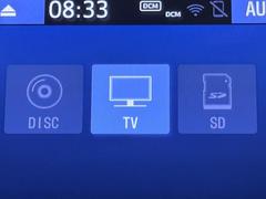 ＴＶが見れるチューナーを装備しています。　新しい車でも付いていないことで、ＴＶが見れない事も多々あるので要チェックです。 7
