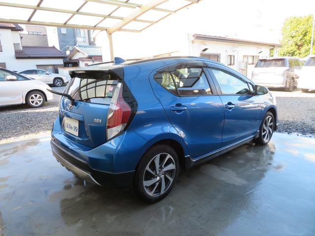 アクア Ｘ－アーバン　ソリッド　特別仕様車「Ｘ　ＵＲＢＡＮ　ソリッド」　ナビ地デジＴＶ　Ｂカメラ　純正アルミ　スマートキー　衝突被害減　ＥＴＣ　Ｂｌｕｅｔｏｏｔｈ　合皮シート（10枚目）