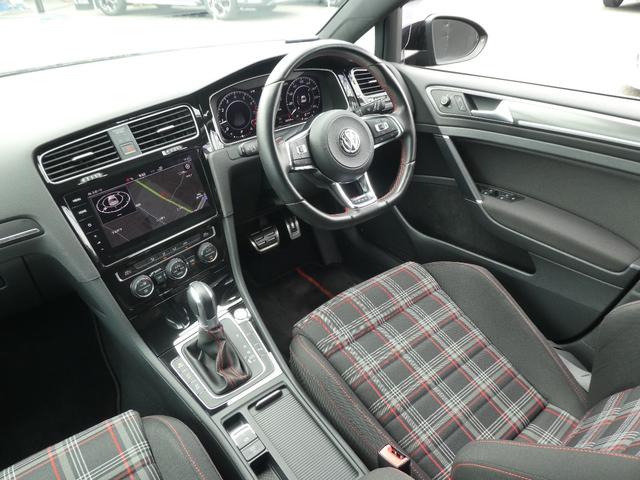 ゴルフＧＴＩ ベースグレード　後期／テクノロジーパッケージ／新品１８インチＲＭＰアルミタイヤ／Ｈ＆Ｒロ－ダウン／Ｆｌｏｗ　Ｄｅｓｉｇｎディフューザー／Ａｐｐｌｅ　ＣａｒＰｌａｙ／フルセグ／ＤＶＤ再生／バックカメラ／ビルトインＥＴＣ（39枚目）