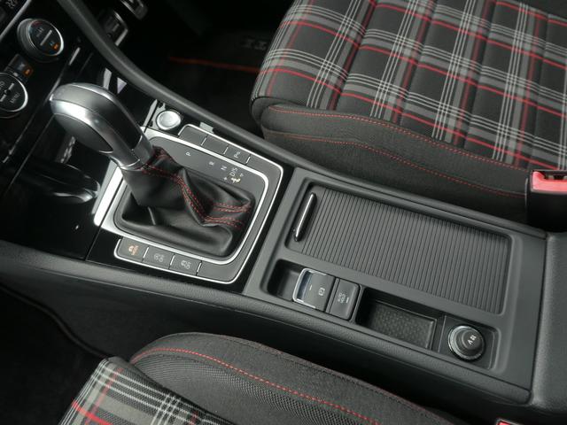 ゴルフＧＴＩ ベースグレード　後期／テクノロジーパッケージ／新品１８インチＲＭＰアルミタイヤ／Ｈ＆Ｒロ－ダウン／Ｆｌｏｗ　Ｄｅｓｉｇｎディフューザー／Ａｐｐｌｅ　ＣａｒＰｌａｙ／フルセグ／ＤＶＤ再生／バックカメラ／ビルトインＥＴＣ（45枚目）