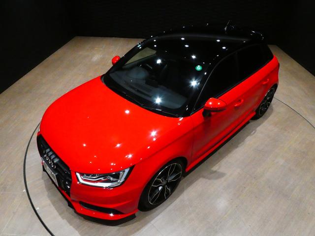 Ｓ１スポーツバック クワトロリミテッドエディション　限定９０台／コントラストルーフ／ナッパレザー／ＫＷ車高調／ＭＭＩ／バックカメラ／フルセグ／Ｓ１レッドキャリパー／カラーシートバック・コンソール／Ｒウィング／同色ドアミラー／マットブラック１８インチＡＷ（7枚目）