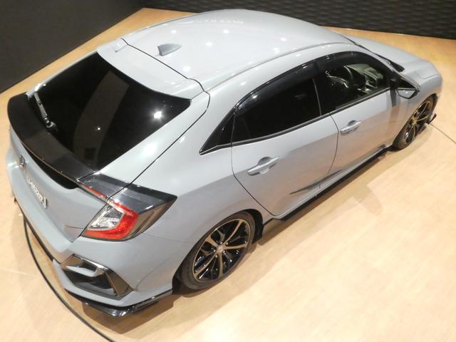 シビック ハッチバック　後期型／ソニックグレーパール／新品タイヤ取付済／ブリッツ車高調／６速ＭＴ／Ｂｌｕｅｔｏｏｔｈ対応純正ナビ／バックカメラ／ビルトインＥＴＣ２．０／ＬＥＤヘッドライト・フォグライト／フロントパワーシート（8枚目）