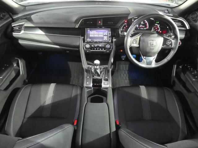 シビック ハッチバック　後期型／ソニックグレーパール／新品タイヤ取付済／ブリッツ車高調／６速ＭＴ／Ｂｌｕｅｔｏｏｔｈ対応純正ナビ／バックカメラ／ビルトインＥＴＣ２．０／ＬＥＤヘッドライト・フォグライト／フロントパワーシート（10枚目）
