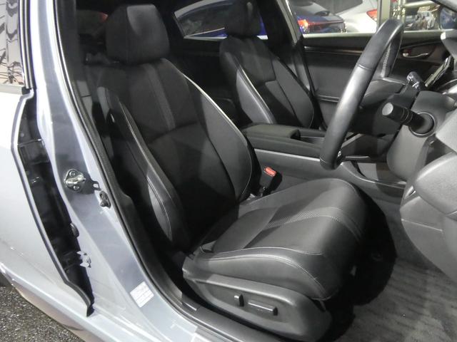 シビック ハッチバック　後期型／ソニックグレーパール／新品タイヤ取付済／ブリッツ車高調／６速ＭＴ／Ｂｌｕｅｔｏｏｔｈ対応純正ナビ／バックカメラ／ビルトインＥＴＣ２．０／ＬＥＤヘッドライト・フォグライト／フロントパワーシート（17枚目）