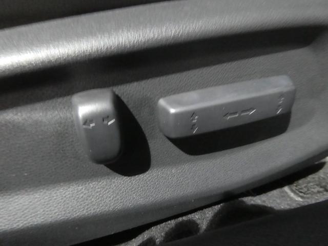 シビック ハッチバック　後期型／ソニックグレーパール／新品タイヤ取付済／ブリッツ車高調／６速ＭＴ／Ｂｌｕｅｔｏｏｔｈ対応純正ナビ／バックカメラ／ビルトインＥＴＣ２．０／ＬＥＤヘッドライト・フォグライト／フロントパワーシート（19枚目）