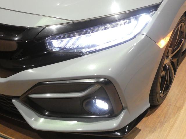 シビック ハッチバック　後期型／ソニックグレーパール／新品タイヤ取付済／ブリッツ車高調／６速ＭＴ／Ｂｌｕｅｔｏｏｔｈ対応純正ナビ／バックカメラ／ビルトインＥＴＣ２．０／ＬＥＤヘッドライト・フォグライト／フロントパワーシート（38枚目）