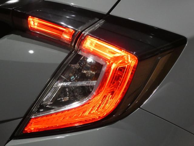 シビック ハッチバック　後期型／ソニックグレーパール／新品タイヤ取付済／ブリッツ車高調／６速ＭＴ／Ｂｌｕｅｔｏｏｔｈ対応純正ナビ／バックカメラ／ビルトインＥＴＣ２．０／ＬＥＤヘッドライト・フォグライト／フロントパワーシート（44枚目）