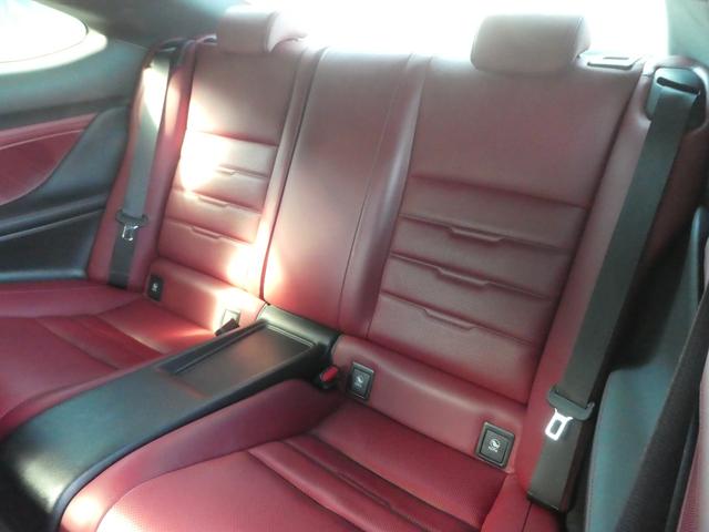 後部座席も使用感少なくキレイです☆当店の展示車は全車クリーニング済みです。再度クリーニング後のご納車となります☆