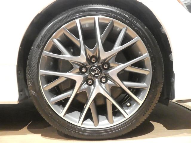 タイヤの残り溝は概ね５分山程度ございます☆２０２２年製♪