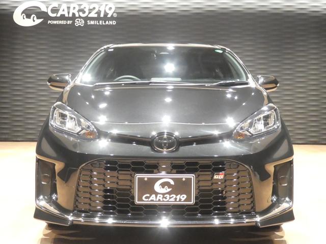 アクア ＧＲスポーツ　ＧＲ専用フロント・リアバンパ－／１７インチアルミ／レッドキャリパ－／ハ－フレザ－スポ－ティシ－ト／ディスプレイオ－ディオ／Ａｐｐｌｅ　ＣａｒＰｌａｙ／トヨタセーフティセンス／ビルトインＥＴＣ／ＬＥＤ（3枚目）