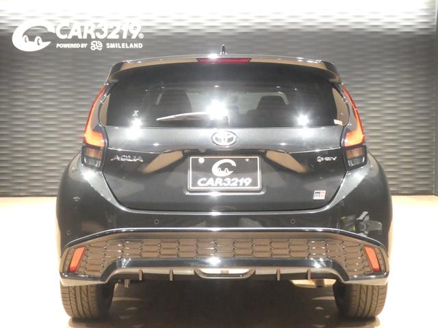 アクア ＧＲスポーツ　ＧＲ専用フロント・リアバンパ－／１７インチアルミ／レッドキャリパ－／ハ－フレザ－スポ－ティシ－ト／ディスプレイオ－ディオ／Ａｐｐｌｅ　ＣａｒＰｌａｙ／トヨタセーフティセンス／ビルトインＥＴＣ／ＬＥＤ（4枚目）