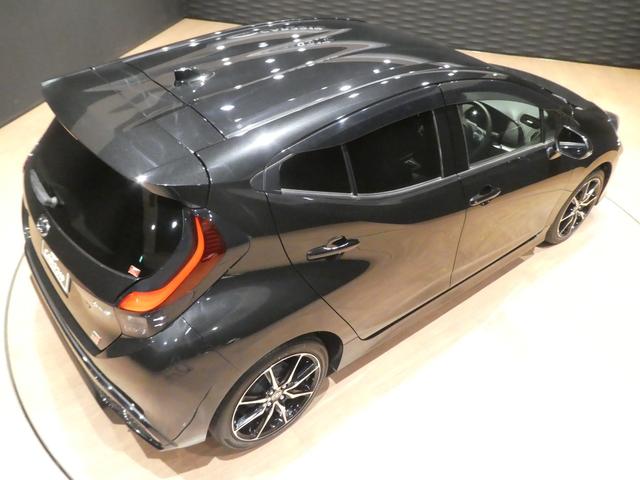 アクア ＧＲスポーツ　ＧＲ専用フロント・リアバンパ－／１７インチアルミ／レッドキャリパ－／ハ－フレザ－スポ－ティシ－ト／ディスプレイオ－ディオ／Ａｐｐｌｅ　ＣａｒＰｌａｙ／トヨタセーフティセンス／ビルトインＥＴＣ／ＬＥＤ（8枚目）