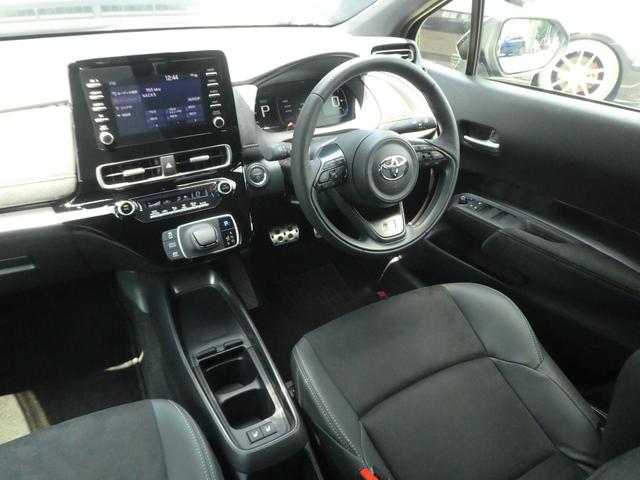 アクア ＧＲスポーツ　ＧＲ専用フロント・リアバンパ－／１７インチアルミ／レッドキャリパ－／ハ－フレザ－スポ－ティシ－ト／ディスプレイオ－ディオ／Ａｐｐｌｅ　ＣａｒＰｌａｙ／トヨタセーフティセンス／ビルトインＥＴＣ／ＬＥＤ（11枚目）