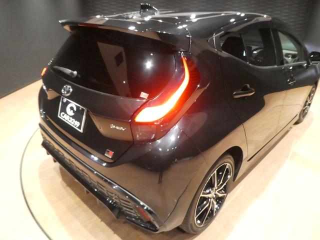 アクア ＧＲスポーツ　ＧＲ専用フロント・リアバンパ－／１７インチアルミ／レッドキャリパ－／ハ－フレザ－スポ－ティシ－ト／ディスプレイオ－ディオ／Ａｐｐｌｅ　ＣａｒＰｌａｙ／トヨタセーフティセンス／ビルトインＥＴＣ／ＬＥＤ（43枚目）