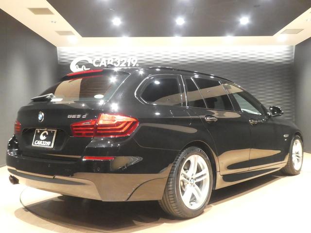 5シリーズ 523dツーリング Mスポーツ サンルーフ/アクティブクルーズ/インテリジェントセーフティ/パワーテールゲート/純正ナビ/Bカメラ/D記録簿/フルセグ/Bluetoothオーディオ/DVD/コンフォートアクセス/パドルシフト/ETC(2枚目)