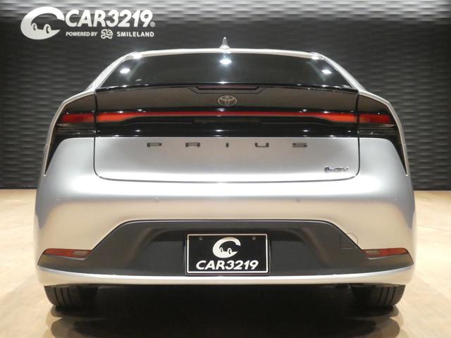 プリウス Ｘ　禁煙車／地デジフルセグテレビ／Ｂカメラ／Ｂｌｕｅｔｏｏｔｈオーディオ／カープレイ／レ－ダ－クル－ズコントロール／ＢＳＭ／ビルトインＥＴＣ２．０／トヨタセーフティセンス／ＬＥＤヘッドライト／テレビキット（4枚目）