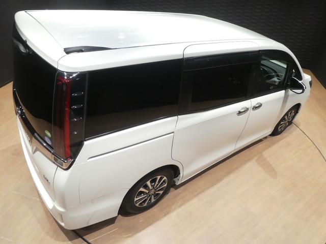 エスクァイア ハイブリッドＧｉ　黒革／２０２５年秋版純正ＳＤナビ／バックカメラ／１２．１ｉｎ後席モニター／地デジフルセグテレビ／ＤＶＤ再生／ビルトインＥＴＣ２．０／ＷＰＳＤ／ＲＳーＲロ－ダウンサス（8枚目）