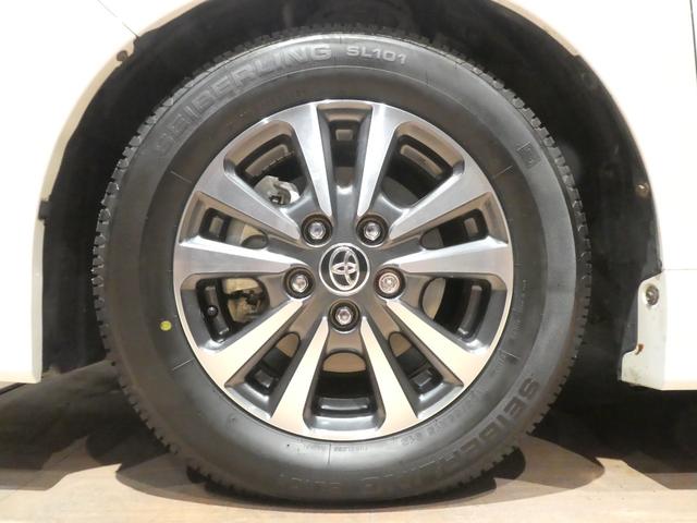 エスクァイア ハイブリッドＧｉ　黒革／２０２５年秋版純正ＳＤナビ／バックカメラ／１２．１ｉｎ後席モニター／地デジフルセグテレビ／ＤＶＤ再生／ビルトインＥＴＣ２．０／ＷＰＳＤ／ＲＳーＲロ－ダウンサス（44枚目）