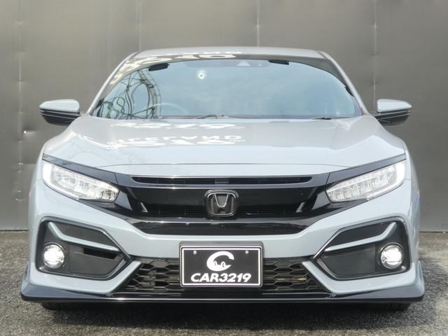 シビック ハッチバック　後期／ソニックグレーパール／フルエアロ／ローダウン／６速ＭＴ／Ｂｌｕｅｔｏｏｔｈ対応ナビ／フルセグ／カメラ／ビルトインＥＴＣ２．０／ＬＥＤヘッドライト・フォグライト／フロントパワーシート／ハーフレザー（3枚目）