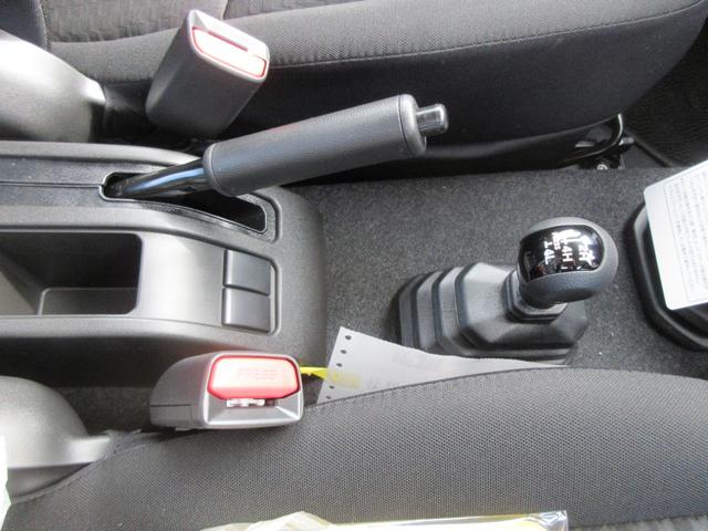 ジムニー ＸＧ　スズキセイフティサポート搭載車　１６インチスチールホイール　標識認識機能　フルフラット　全面ＵＶカットガラス　チルトステアリング　パートタイム４ＷＤ　Ｒ０６Ａ型ターボエンジン　アイドリングストップ（16枚目）
