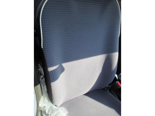 アルト Ｆ　エアコン・パワステ　パワーウインドウ　運・助手席エアバック　ＡＢＳ　キーレス　盗難防止システム　衝突安全ボディ　衝撃緩和ヘッドレスト　ＣＤ　１ヶ月・１０００ｋｍ保証付き（18枚目）