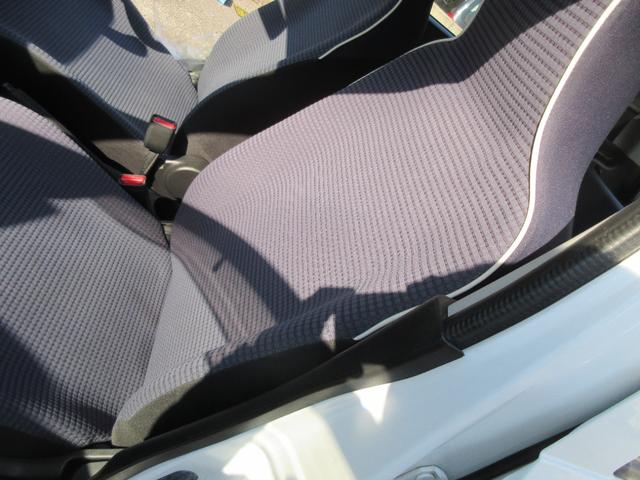 アルト Ｆ　エアコン・パワステ　パワーウインドウ　運・助手席エアバック　ＡＢＳ　キーレス　盗難防止システム　衝突安全ボディ　衝撃緩和ヘッドレスト　ＣＤ　１ヶ月・１０００ｋｍ保証付き（20枚目）