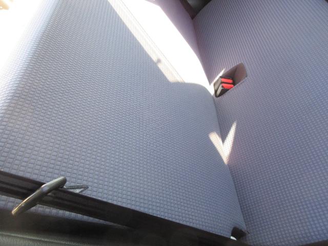 アルト Ｆ　エアコン・パワステ　パワーウインドウ　運・助手席エアバック　ＡＢＳ　キーレス　盗難防止システム　衝突安全ボディ　衝撃緩和ヘッドレスト　ＣＤ　１ヶ月・１０００ｋｍ保証付き（29枚目）