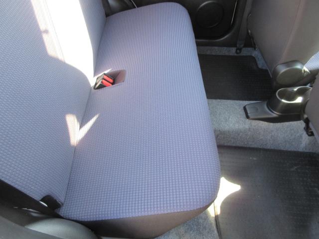 アルト Ｆ　エアコン・パワステ　パワーウインドウ　運・助手席エアバック　ＡＢＳ　キーレス　盗難防止システム　衝突安全ボディ　衝撃緩和ヘッドレスト　ＣＤ　１ヶ月・１０００ｋｍ保証付き（31枚目）