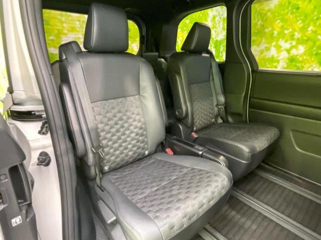 ヴォクシー ハイブリッドＳ－Ｚ　モデリスタエアロ／保証書／ディスプレイオーディオ＋ナビ１０インチ／フリップダウンモニター　純正　１２．８インチ／デジタルインナーミラー／トヨタセーフティセンス／両側電動スライドドア　全周囲カメラ（6枚目）